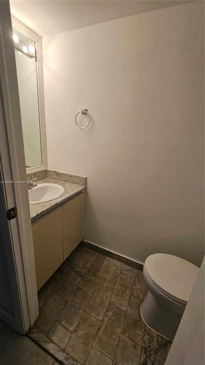 Small Image of 10004 SOUTH WEST 77TH CT, Miami Number 18