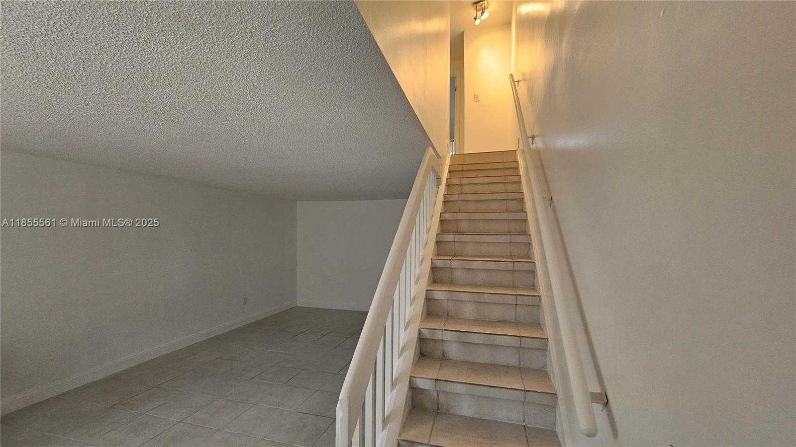 Small Image of 10004 SOUTH WEST 77TH CT, Miami Number 3