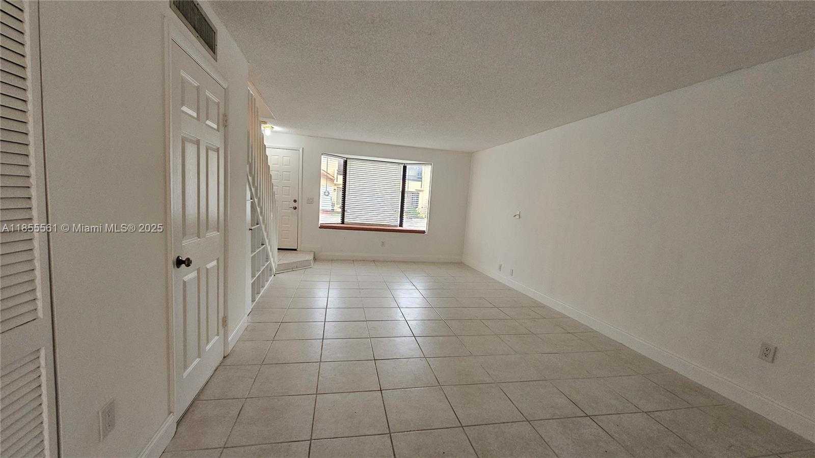 Small Image of 10004 SOUTH WEST 77TH CT, Miami Number 6