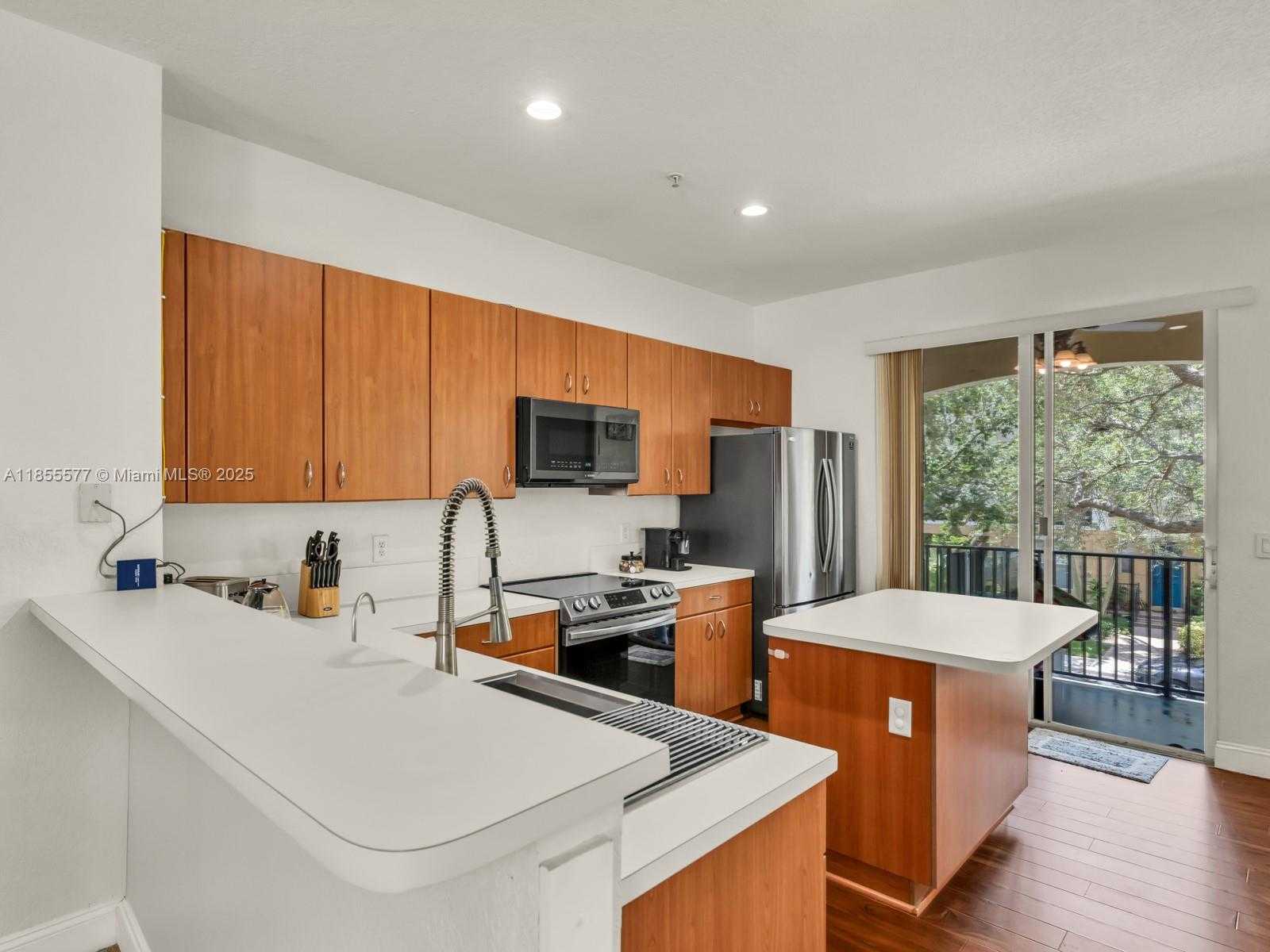 Small Image of 2867 SOUTH OASIS DR, Boynton Beach Number 2