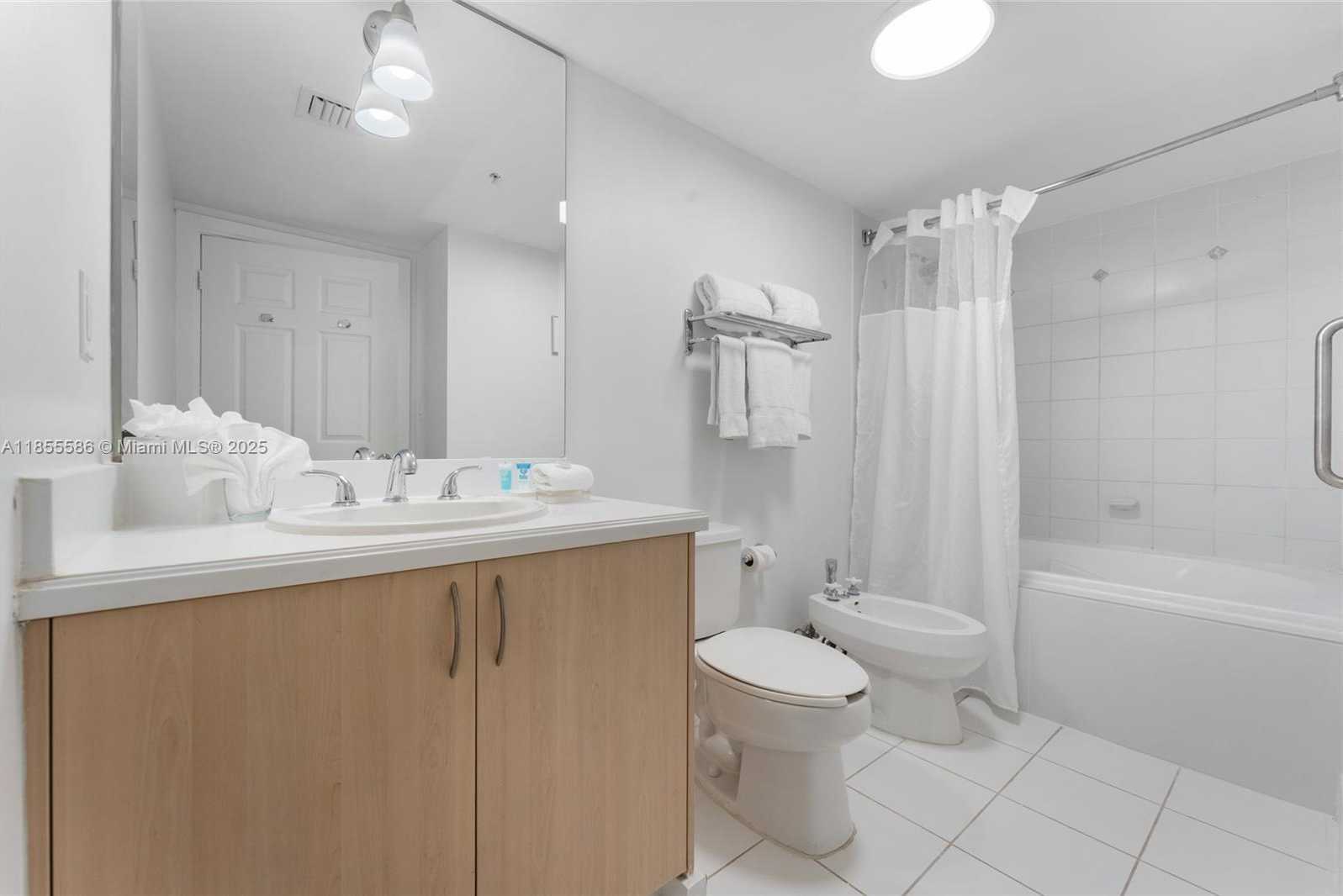 Small Image of 2951 SOUTH BAYSHORE DR #506, Miami Number 10