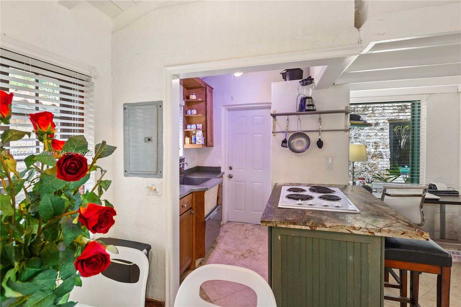 Small Image of 1301 MILAN AVE #4, Coral Gables Number 3