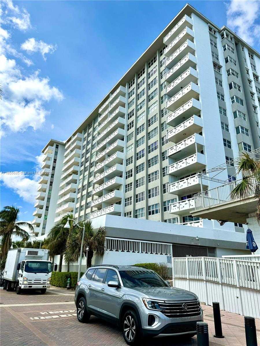 Small Image of 3111 NORTH OCEAN DR #1011, Hollywood Number 15