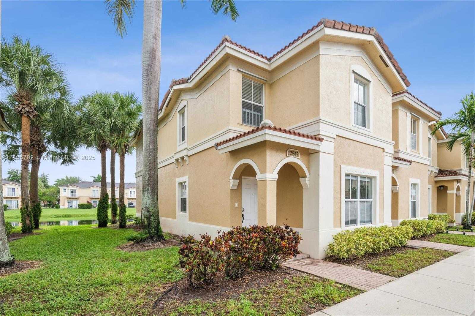 Small Image of 12847 SOUTH WEST 31ST CT, Miramar Number 2