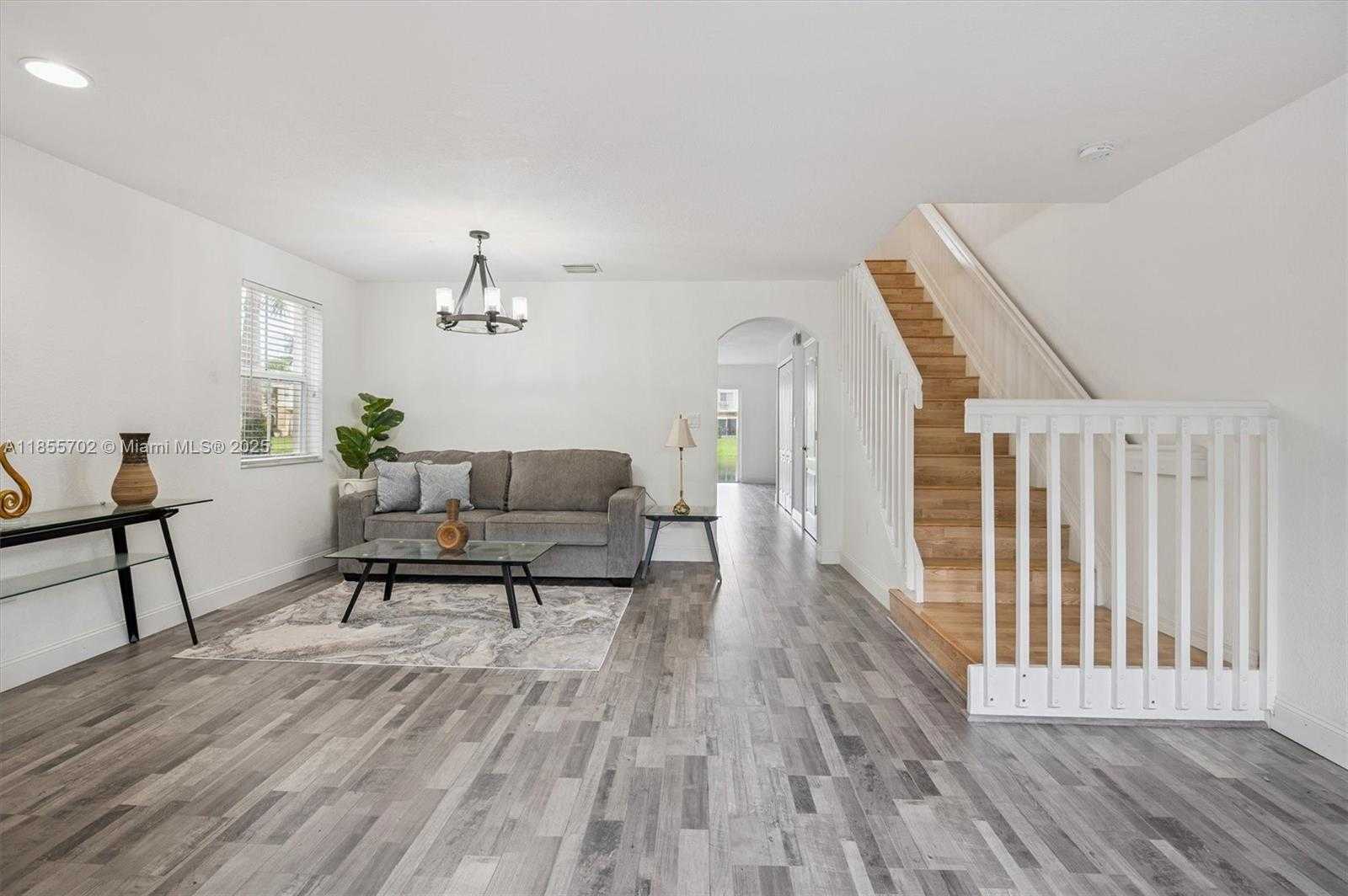Small Image of 12847 SOUTH WEST 31ST CT, Miramar Number 3