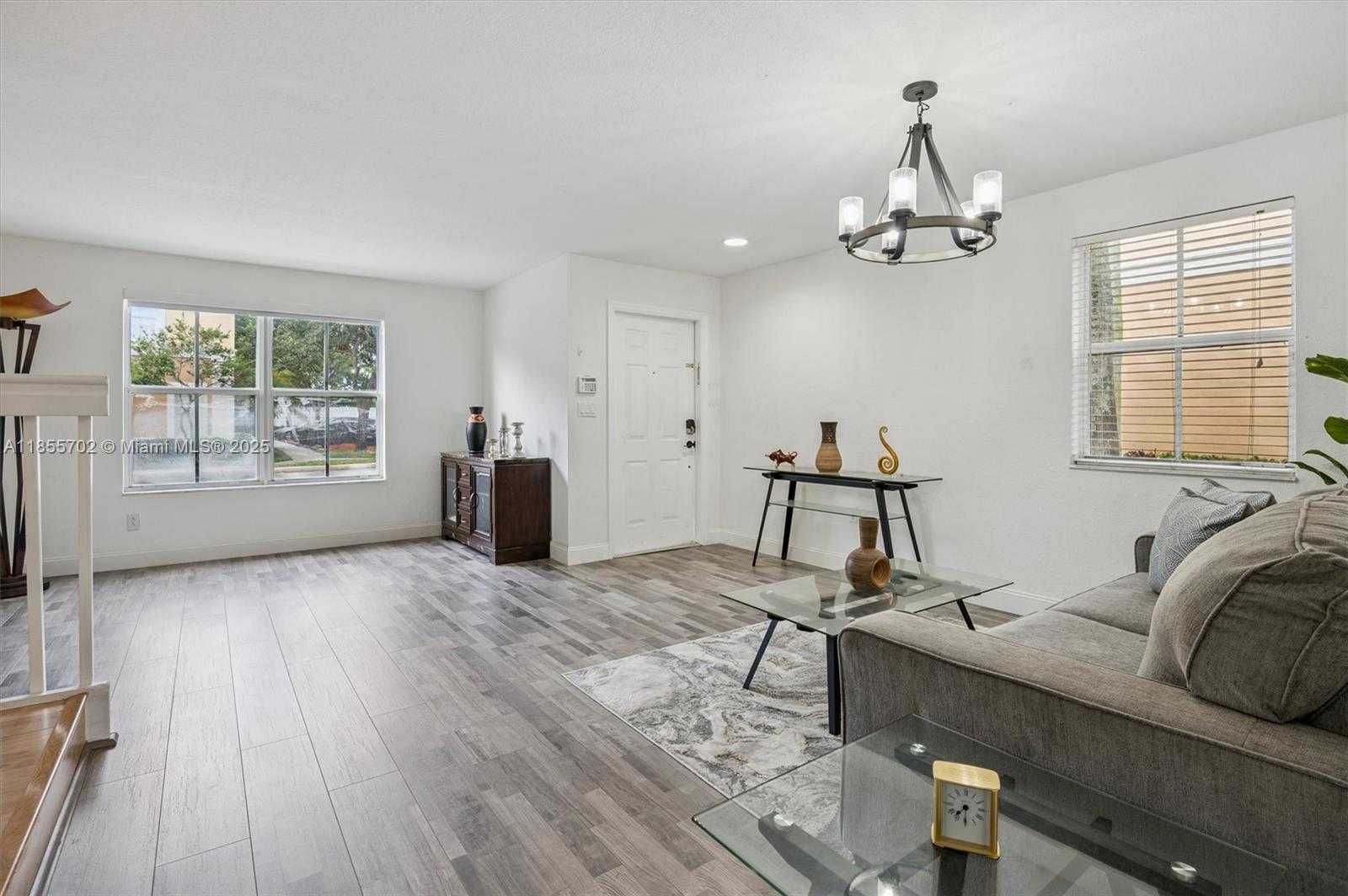 Small Image of 12847 SOUTH WEST 31ST CT, Miramar Number 4