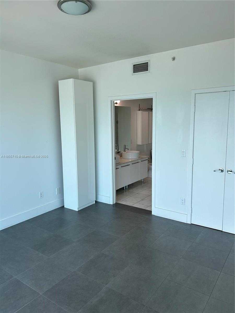 Small Image of 888 BISCAYNE BLVD #4106, Miami Number 10