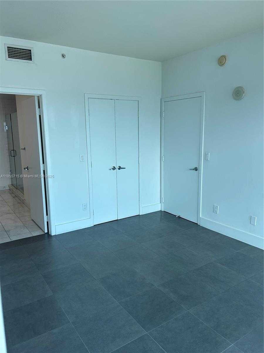 Small Image of 888 BISCAYNE BLVD #4106, Miami Number 9