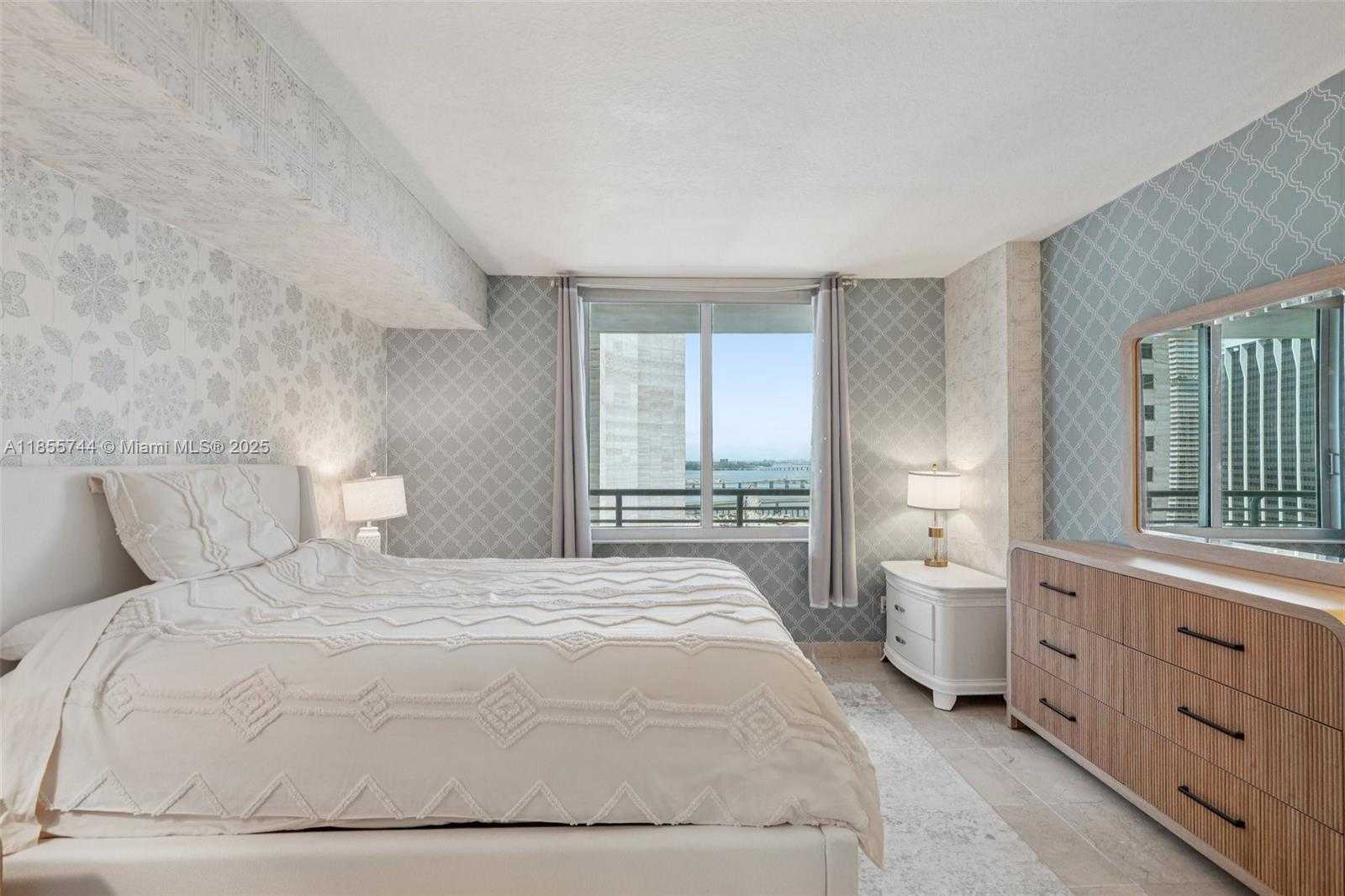 Small Image of 335 SOUTH BISCAYNE BLVD #2810, Miami Number 21