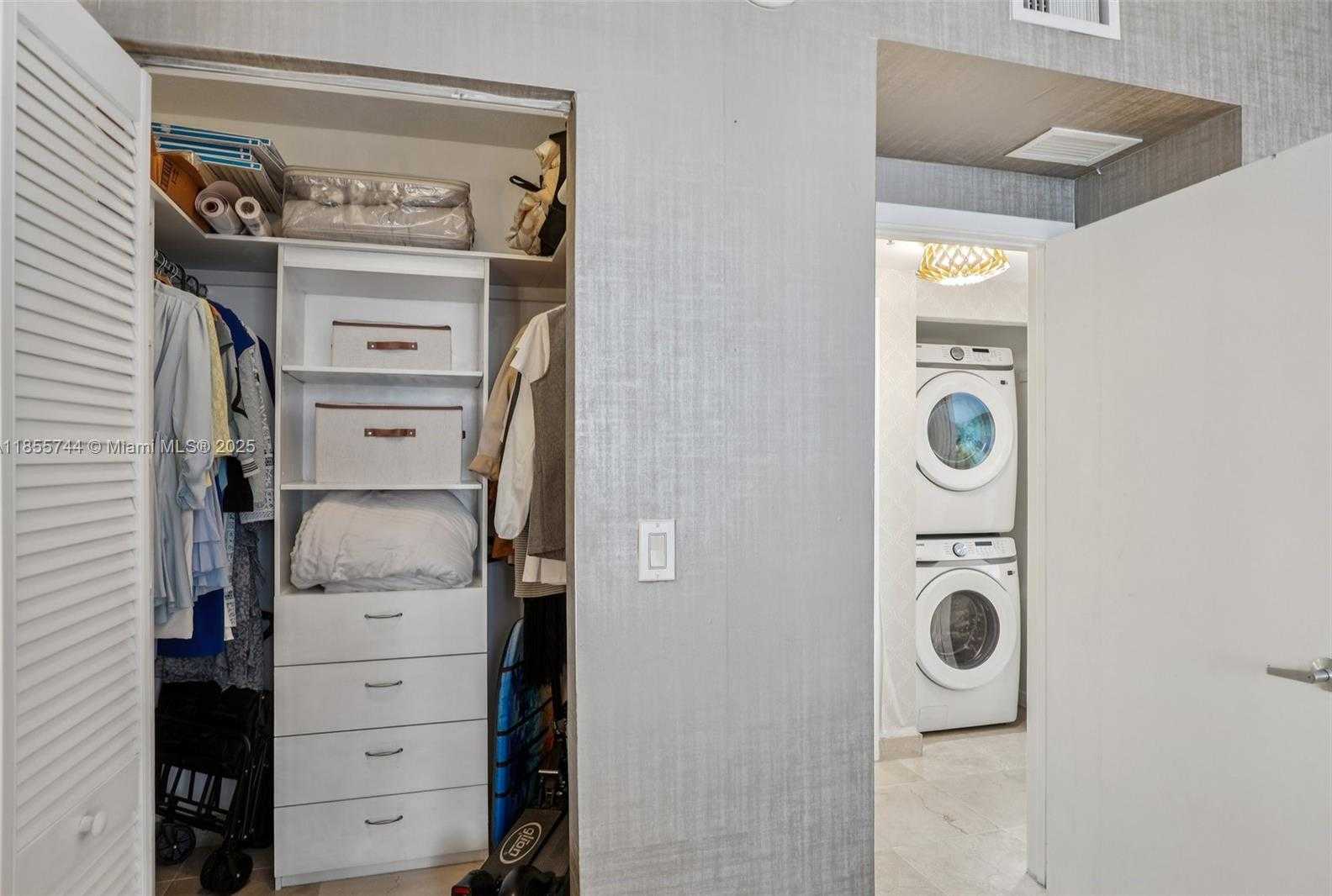 Small Image of 335 SOUTH BISCAYNE BLVD #2810, Miami Number 22
