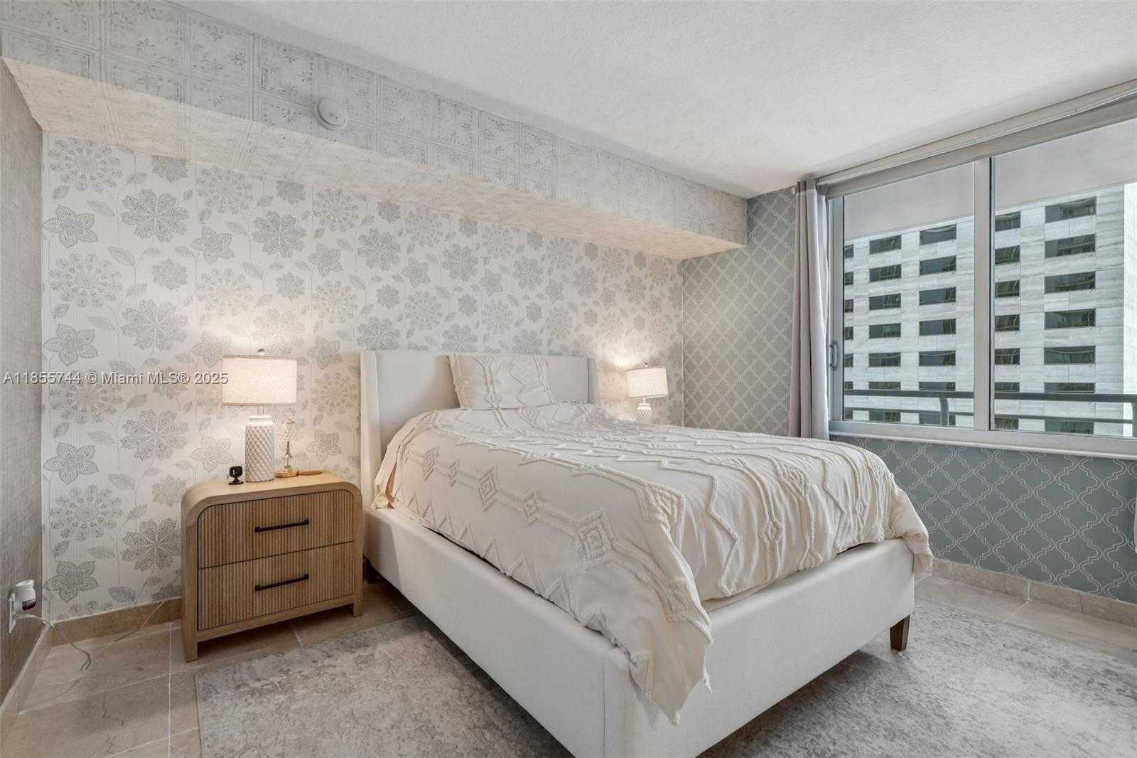 Small Image of 335 SOUTH BISCAYNE BLVD #2810, Miami Number 23