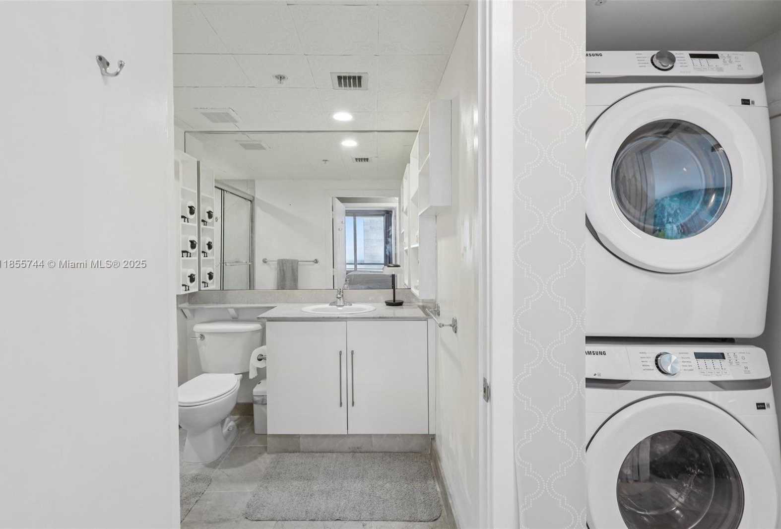 Small Image of 335 SOUTH BISCAYNE BLVD #2810, Miami Number 28