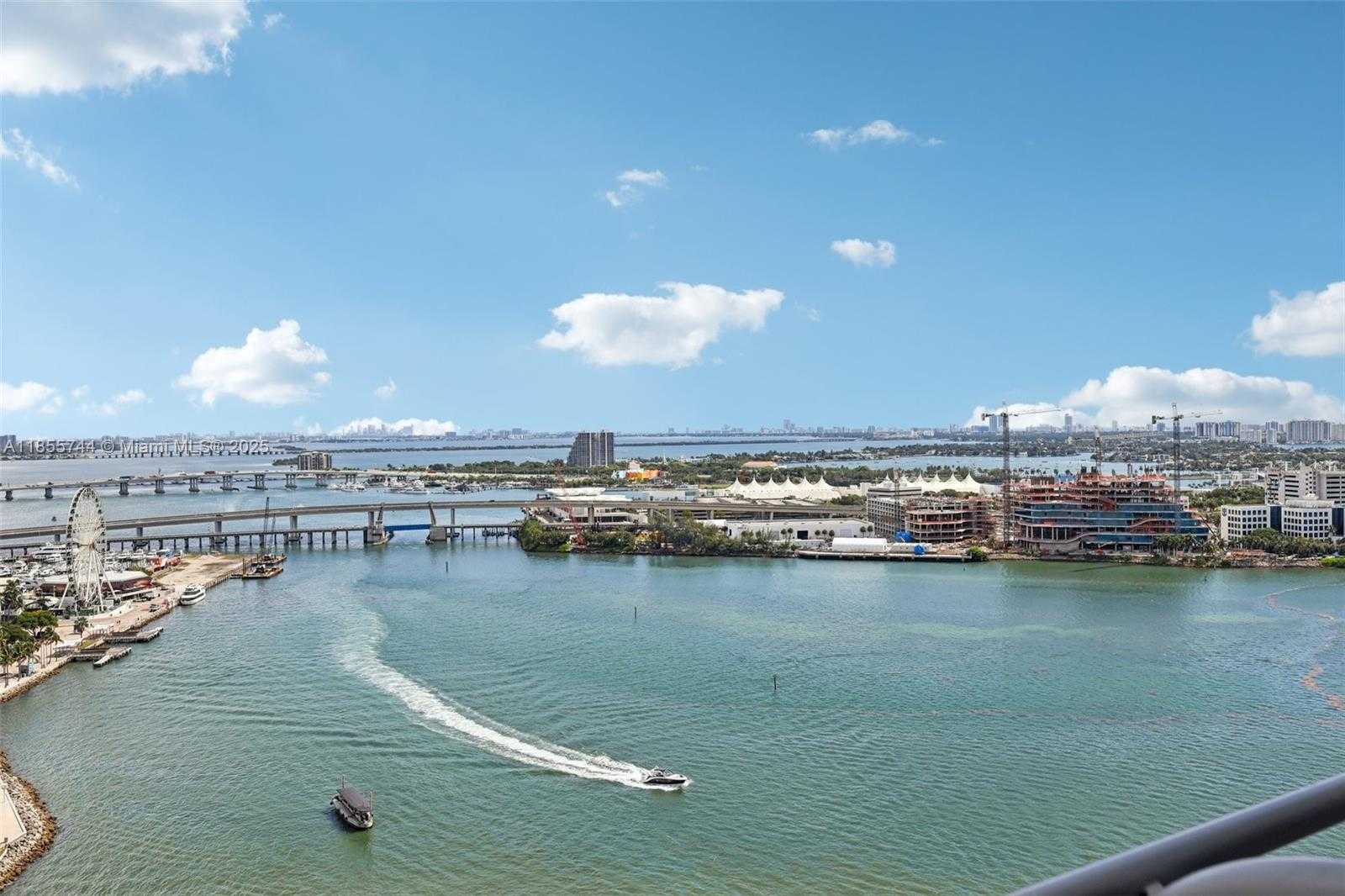 Small Image of 335 SOUTH BISCAYNE BLVD #2810, Miami Number 3