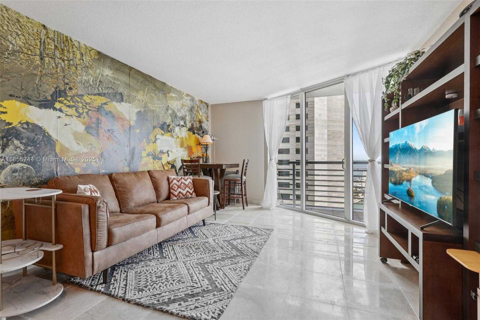 Small Image of 335 SOUTH BISCAYNE BLVD #2810, Miami Number 6