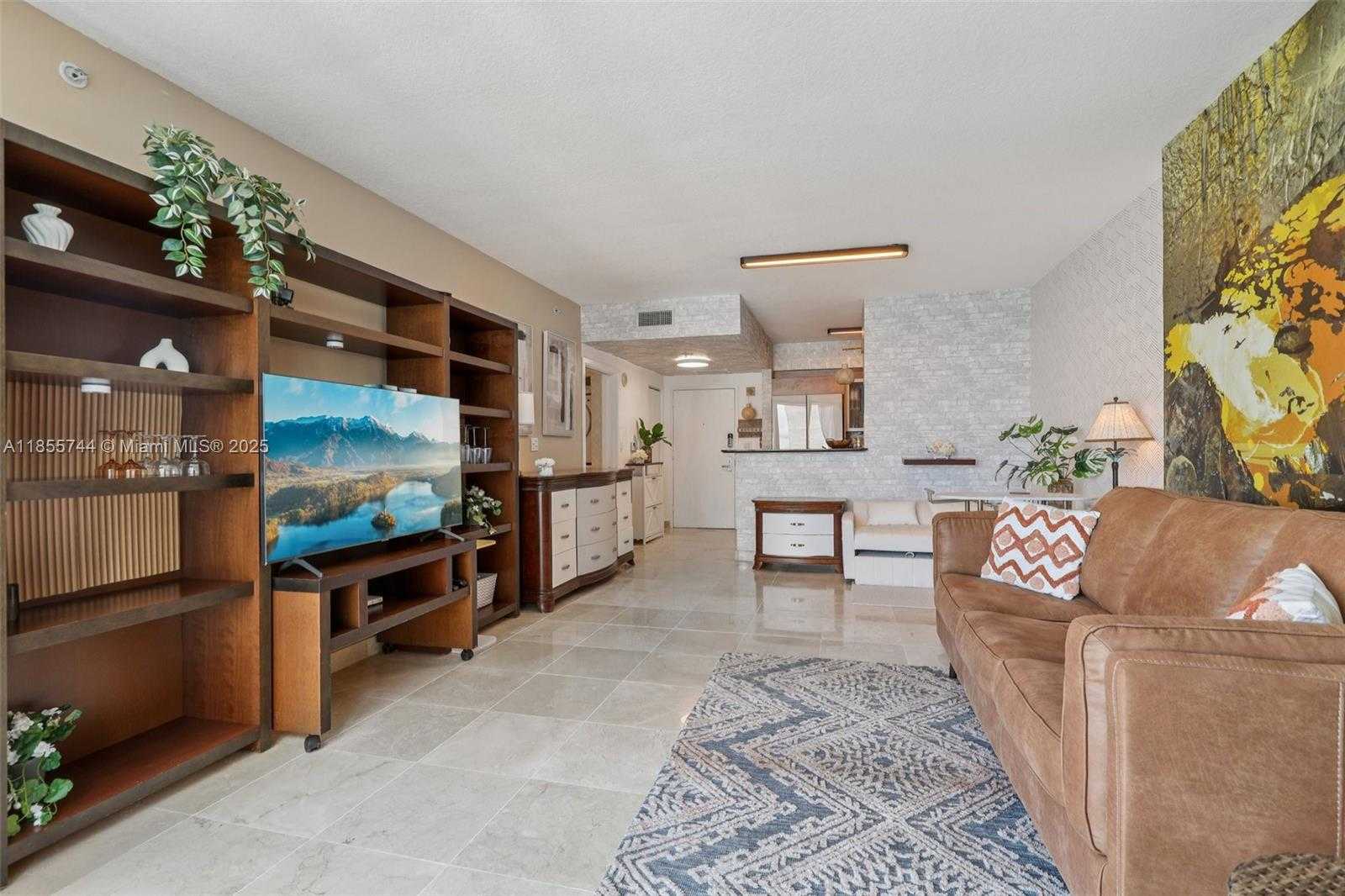 Small Image of 335 SOUTH BISCAYNE BLVD #2810, Miami Number 7