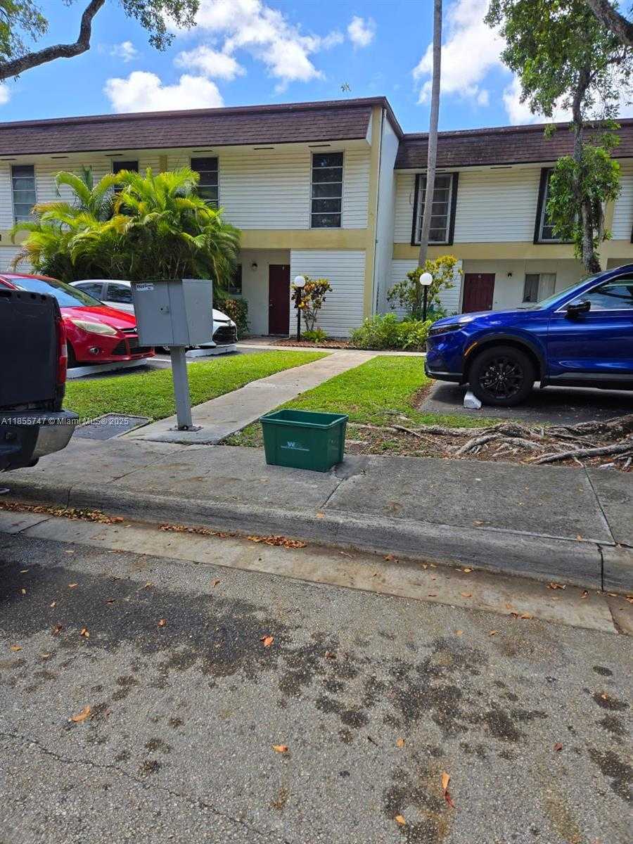 Small Image of 3320 SIMMS ST #11F, Hollywood Number 2