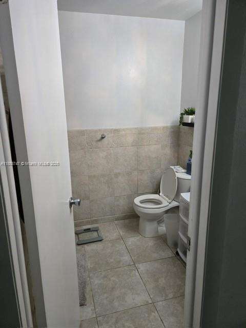 Small Image of 3320 SIMMS ST #11F, Hollywood Number 9