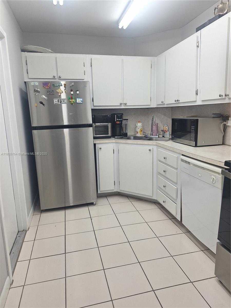 Small Image of 3123 OAKLAND SHORES DR #D211, Oakland Park Number 12