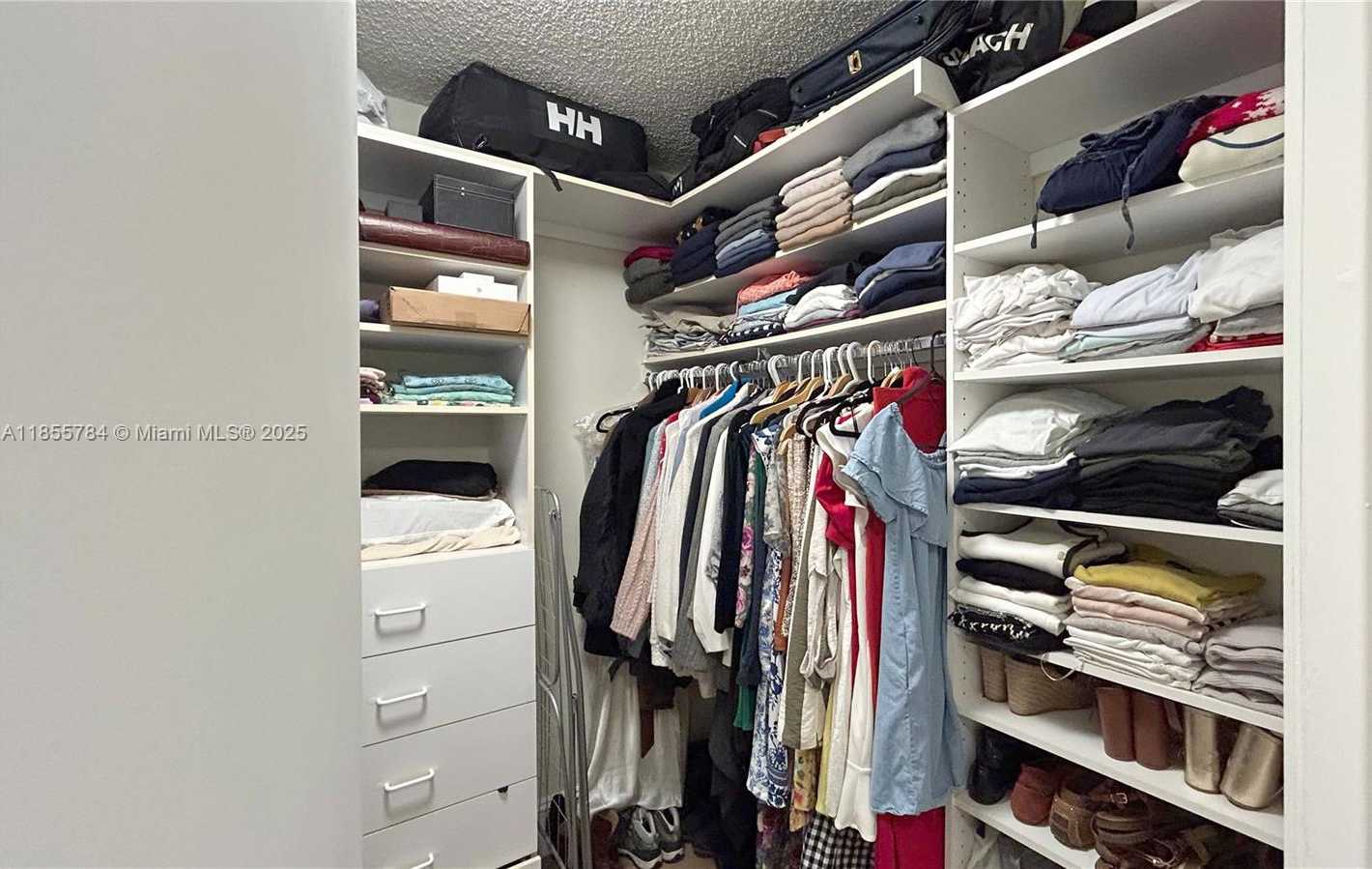 Small Image of 801 NORTH VENETIAN DR #201, Miami Number 11