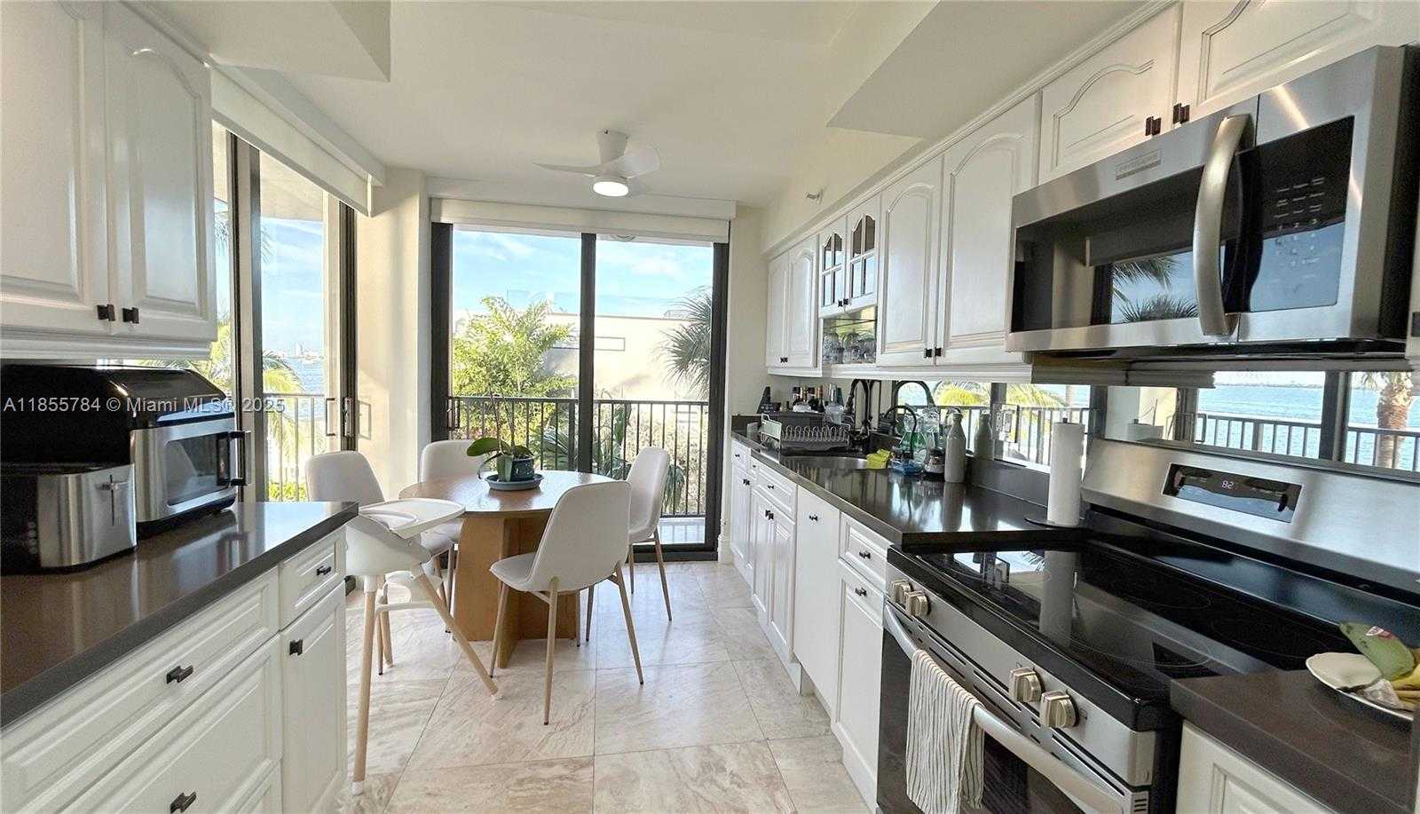 Small Image of 801 NORTH VENETIAN DR #201, Miami Number 5