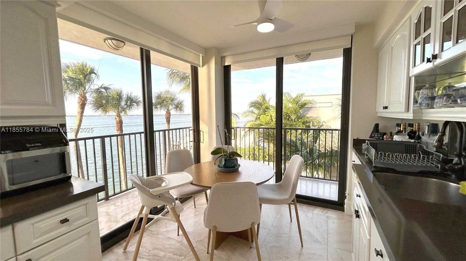 Small Image of 801 NORTH VENETIAN DR #201, Miami Number 6