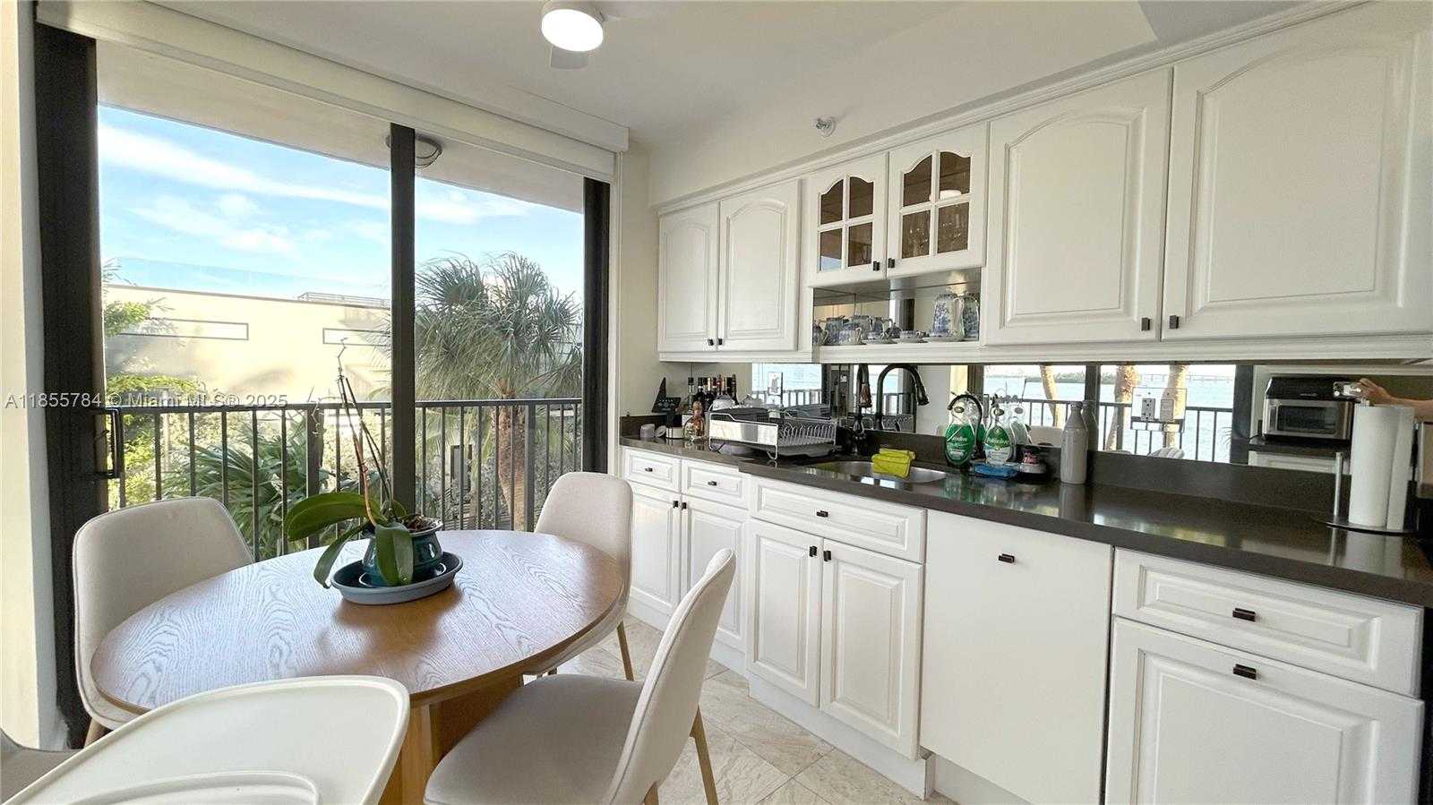 Small Image of 801 NORTH VENETIAN DR #201, Miami Number 7