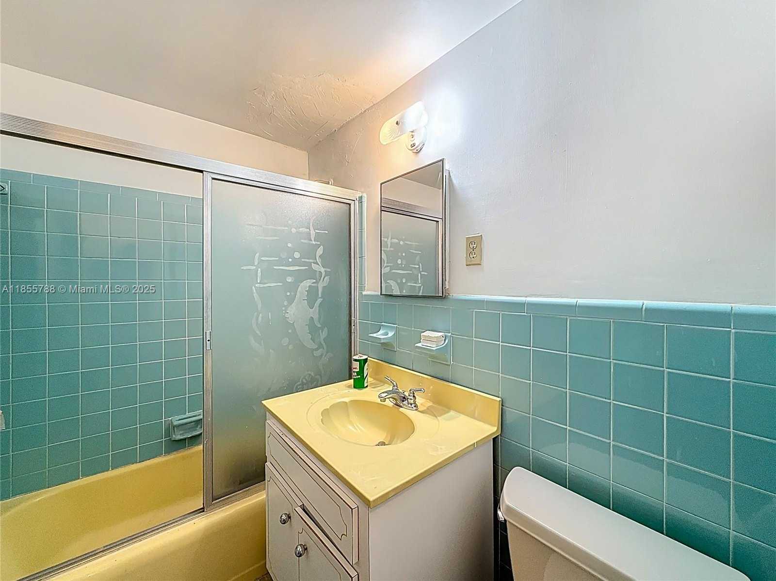 Small Image of 6580 SANTONA ST #A16, Coral Gables Number 20