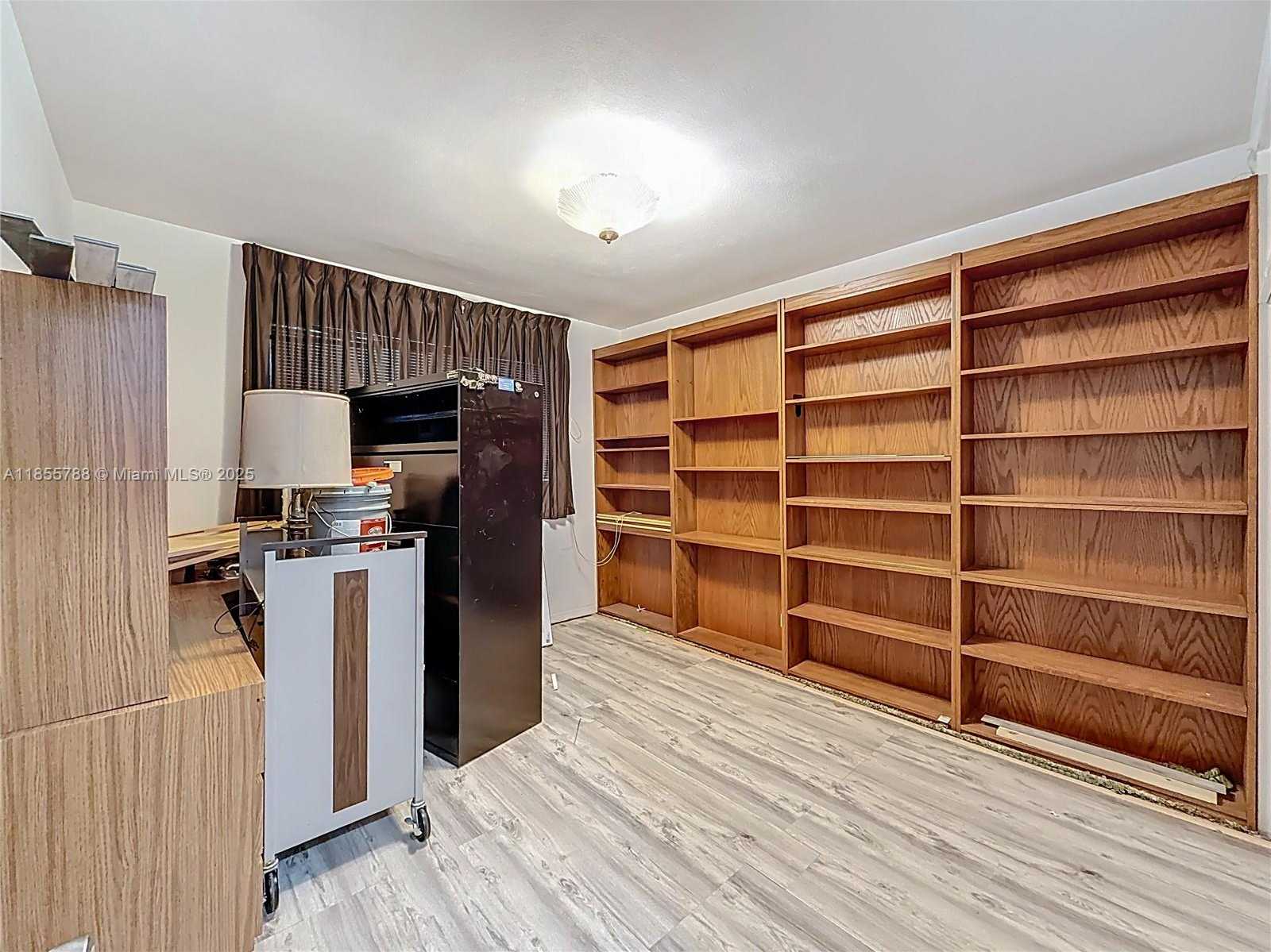 Small Image of 6580 SANTONA ST #A16, Coral Gables Number 22