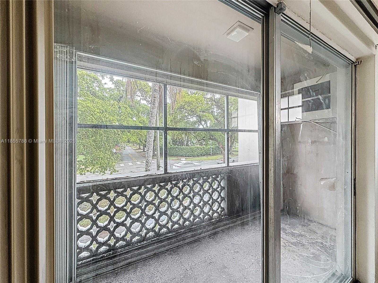 Small Image of 6580 SANTONA ST #A16, Coral Gables Number 29