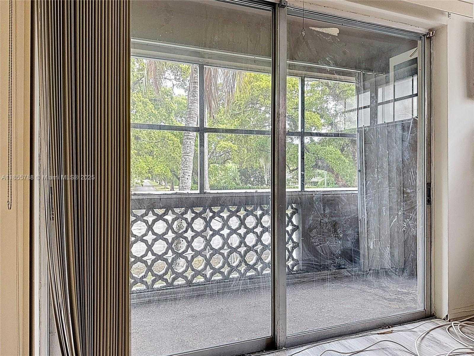 Small Image of 6580 SANTONA ST #A16, Coral Gables Number 30