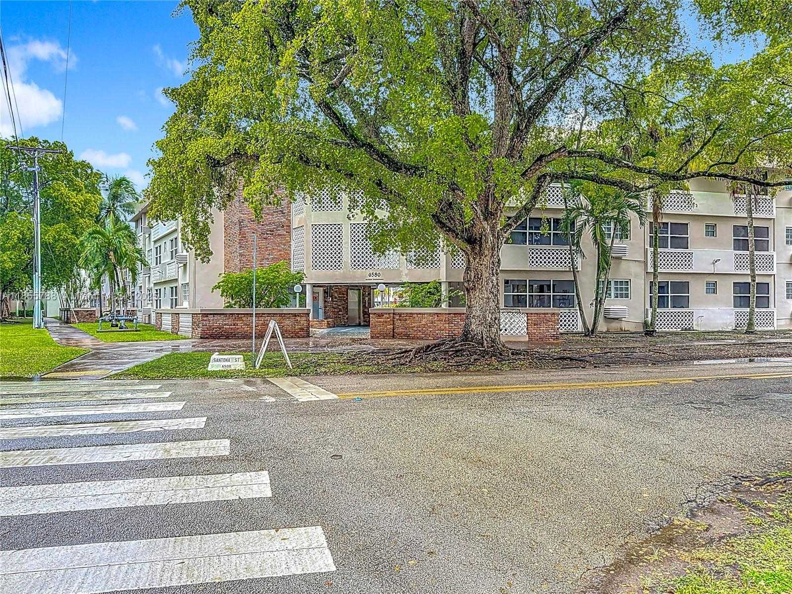 Small Image of 6580 SANTONA ST #A16, Coral Gables Number 32