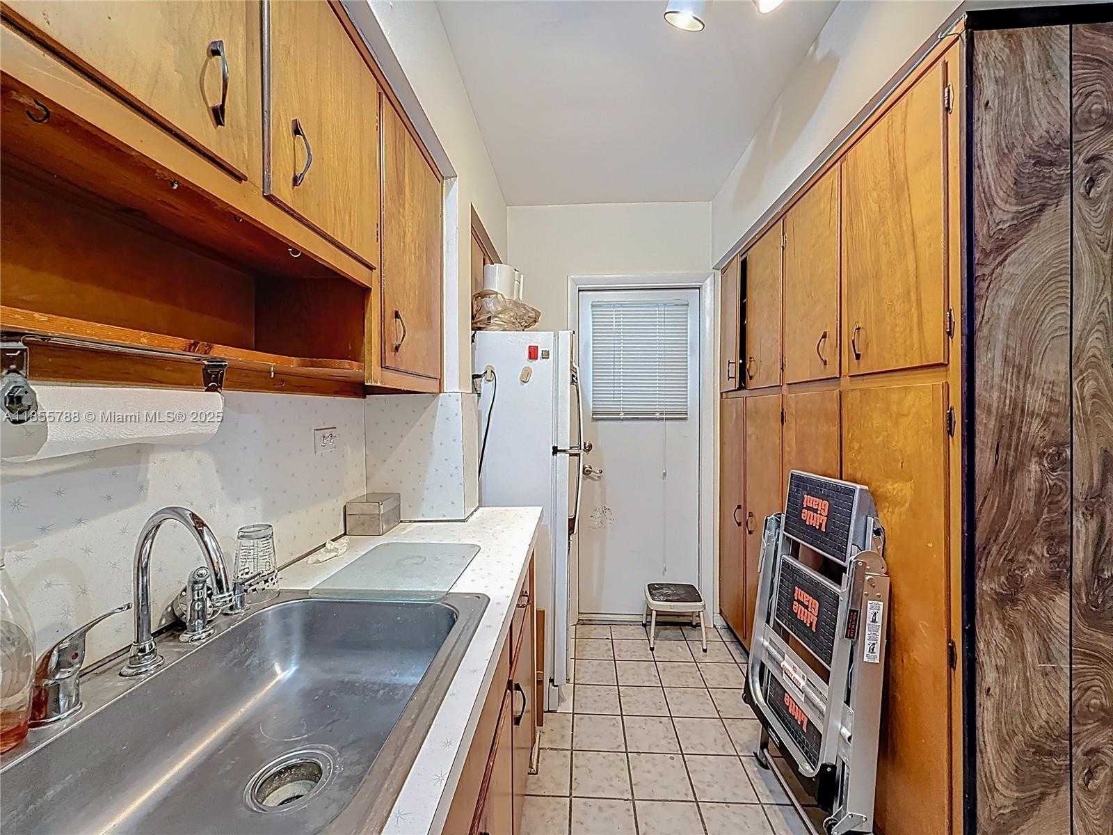Small Image of 6580 SANTONA ST #A16, Coral Gables Number 9