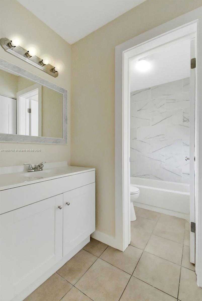 Small Image of 12374 SOUTH WEST 51ST CT, Cooper City Number 24