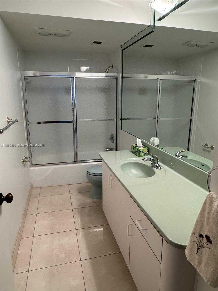 Small Image of 1980 SOUTH OCEAN DR #22E, Hallandale Beach Number 13