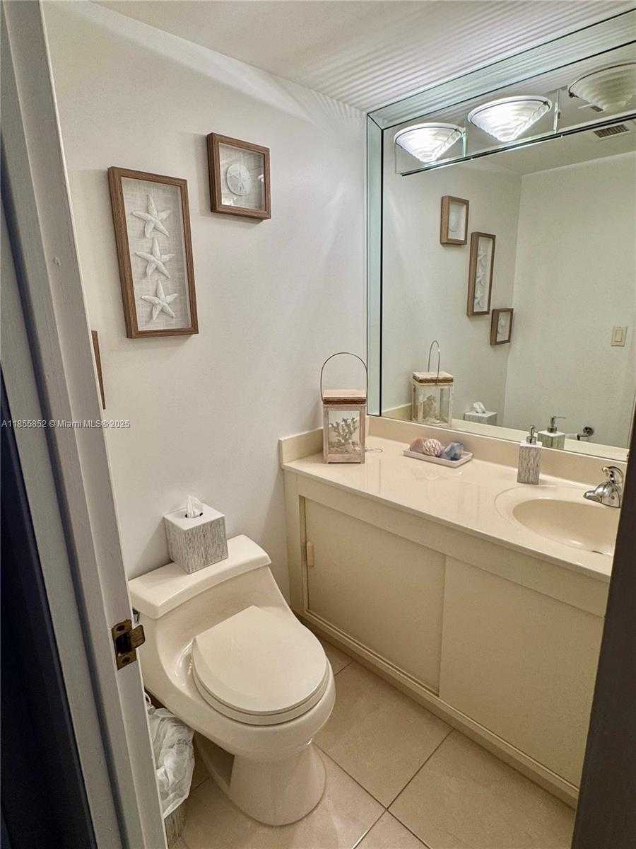 Small Image of 1980 SOUTH OCEAN DR #22E, Hallandale Beach Number 15