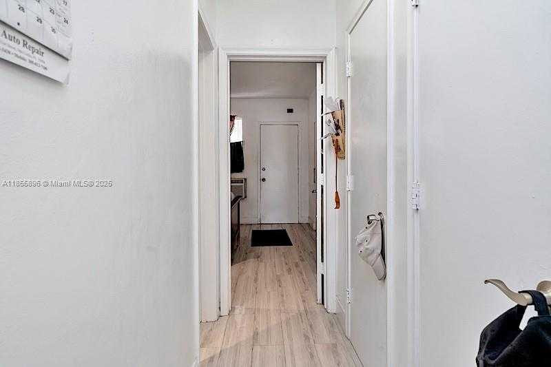 Small Image of 19000 NORTH EAST 3RD CT #405, Miami Number 17