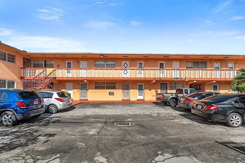 Small Image of 19000 NORTH EAST 3RD CT #405, Miami Number 2