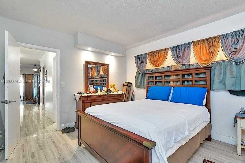 Small Image of 19000 NORTH EAST 3RD CT #405, Miami Number 21