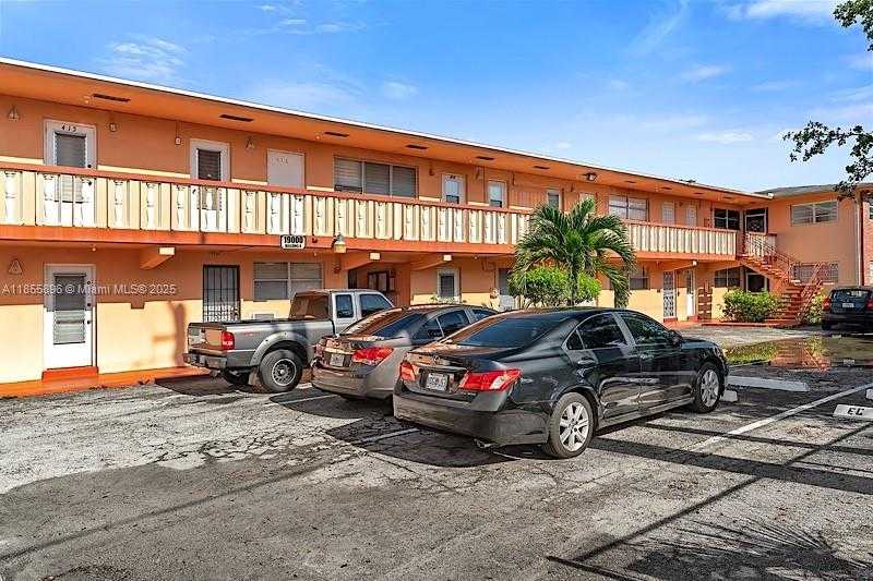 Small Image of 19000 NORTH EAST 3RD CT #405, Miami Number 3