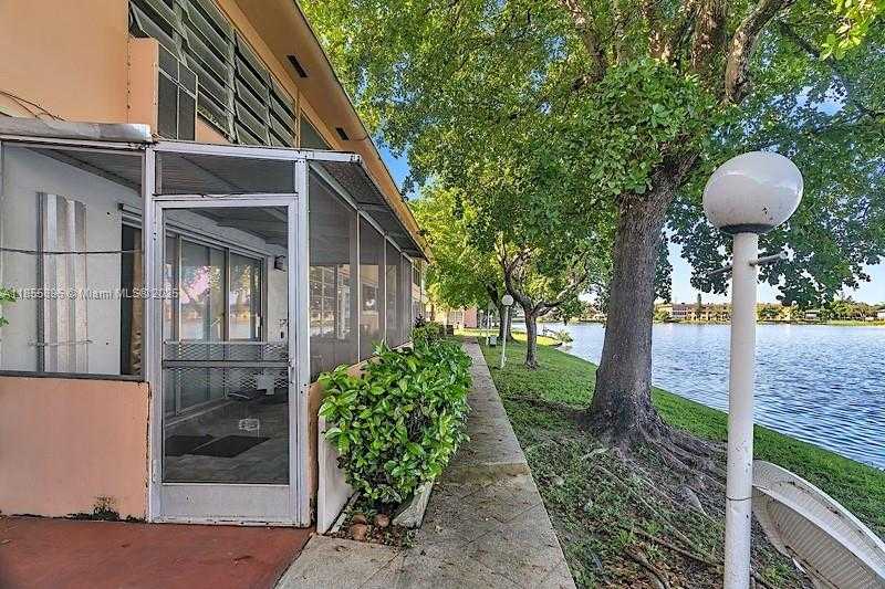 Small Image of 19000 NORTH EAST 3RD CT #405, Miami Number 31