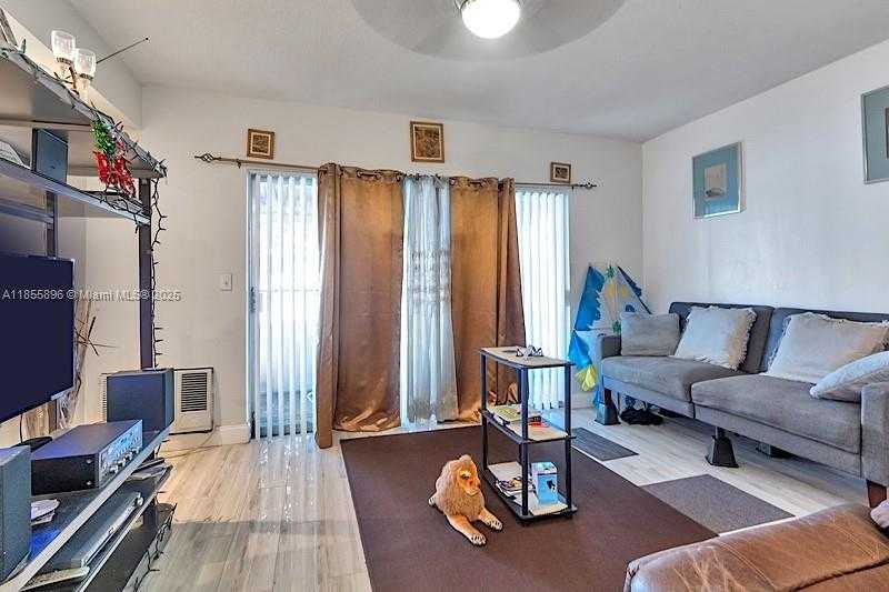 Small Image of 19000 NORTH EAST 3RD CT #405, Miami Number 8