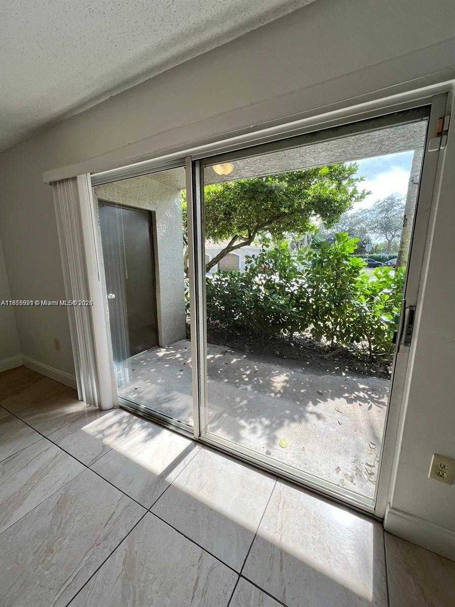 Small Image of 5065 WILES RD #103, Coconut Creek Number 11