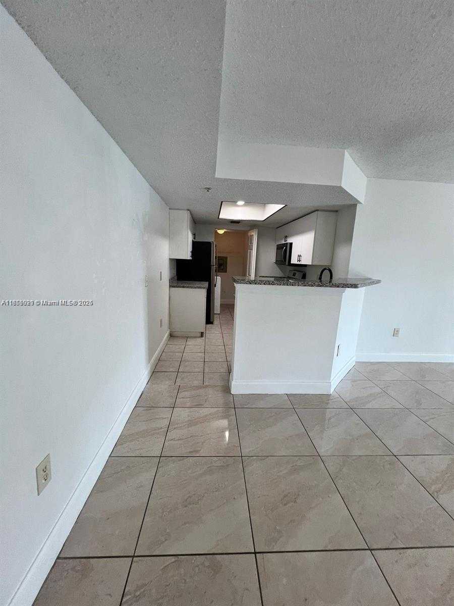 Small Image of 5065 WILES RD #103, Coconut Creek Number 4