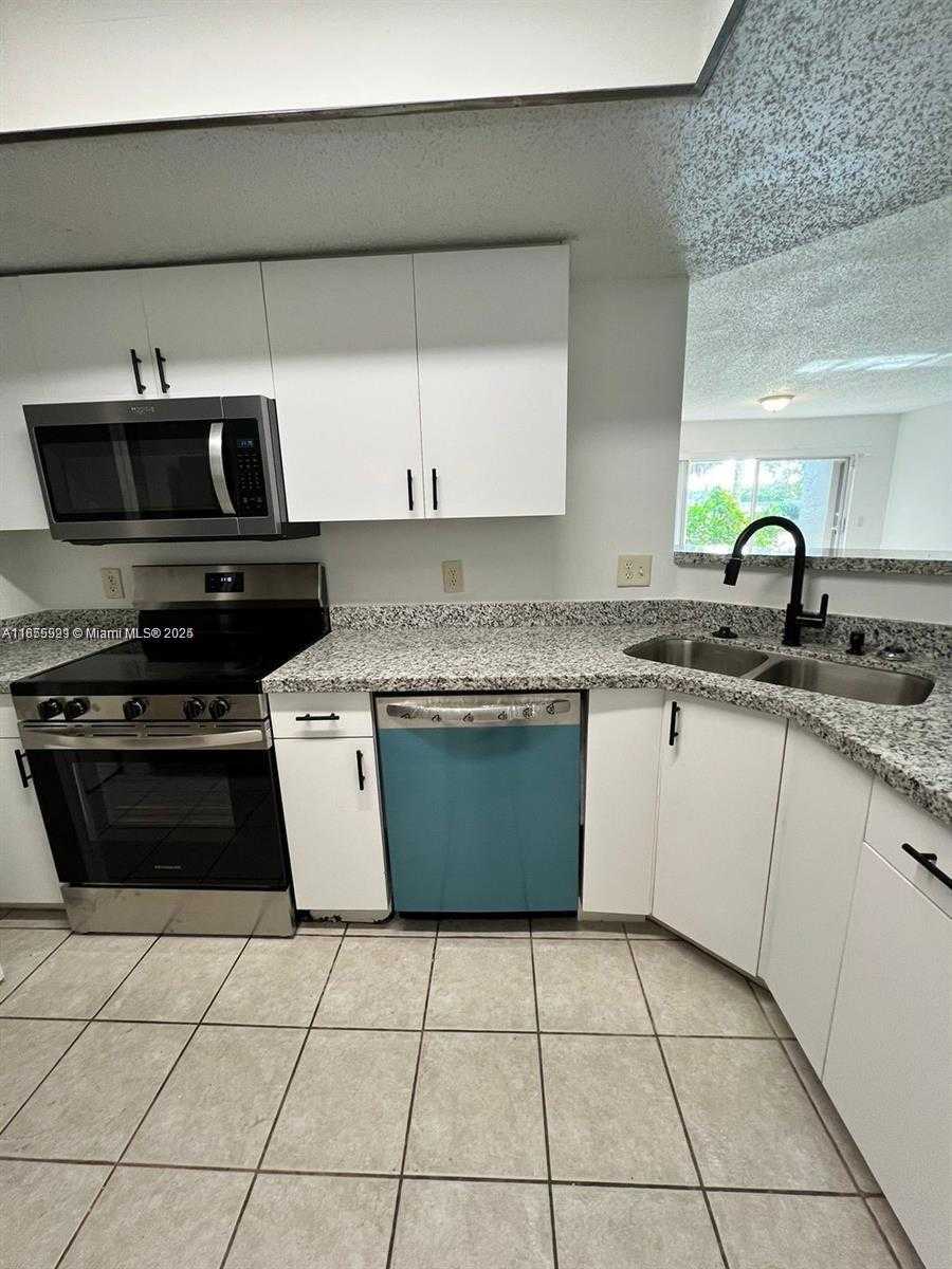 Small Image of 5065 WILES RD #103, Coconut Creek Number 6