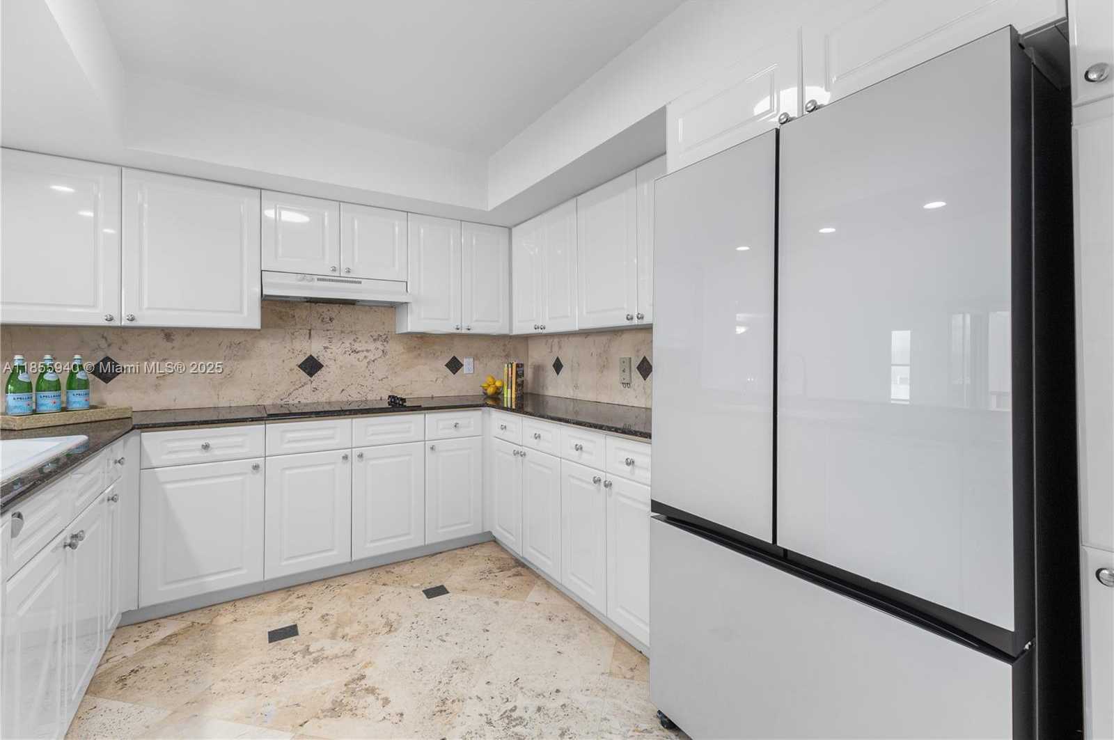 Small Image of 1800 SUNSET HARBOUR DR #1012, Miami Beach Number 13