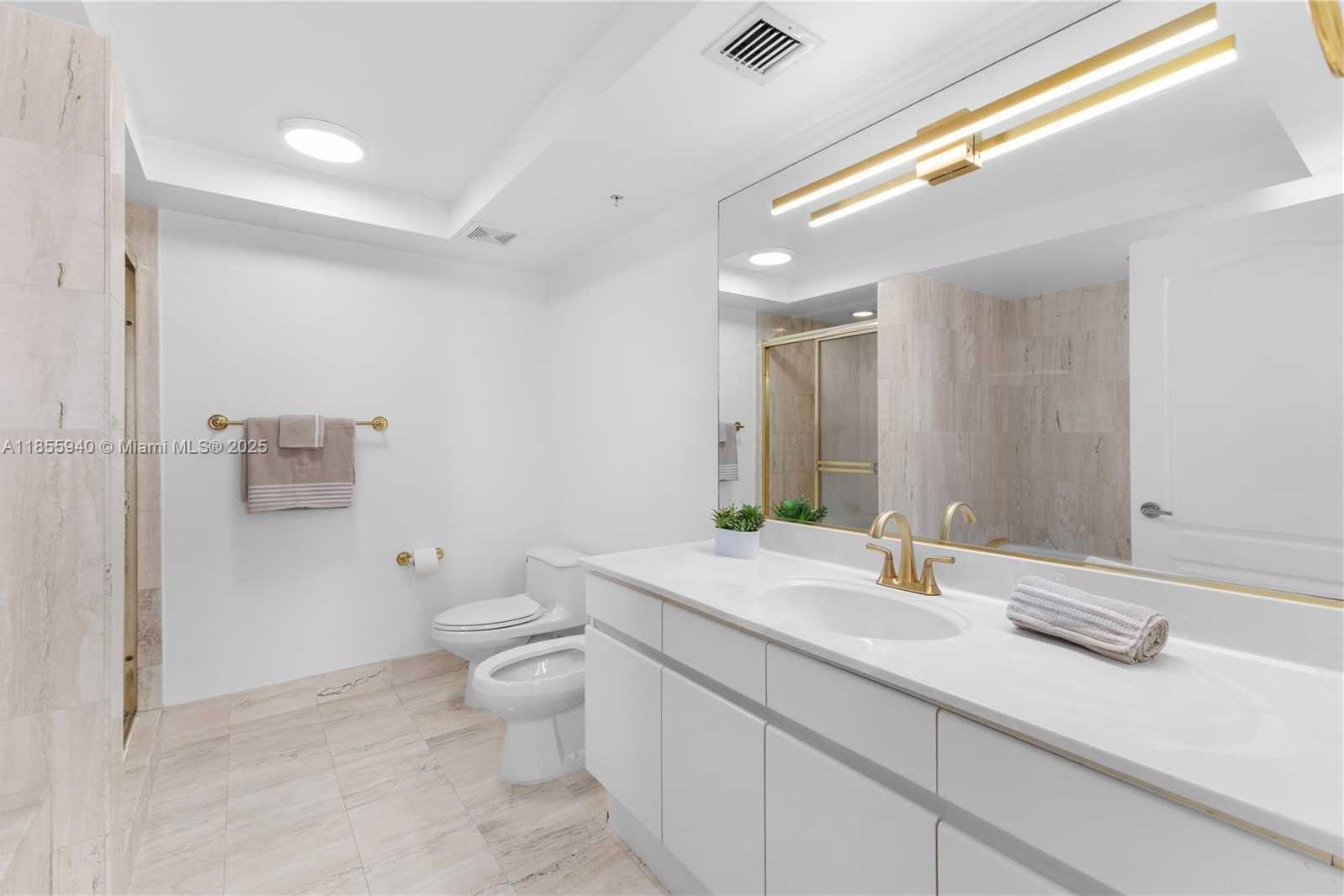 Small Image of 1800 SUNSET HARBOUR DR #1012, Miami Beach Number 33