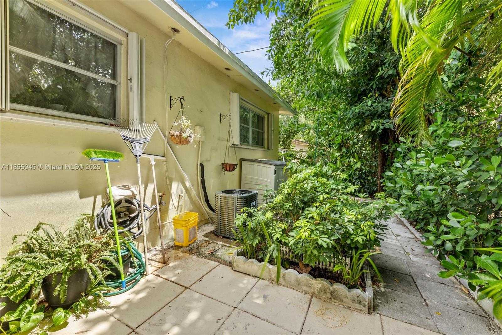 Small Image of 2320 JACKSON ST #6, Hollywood Number 10
