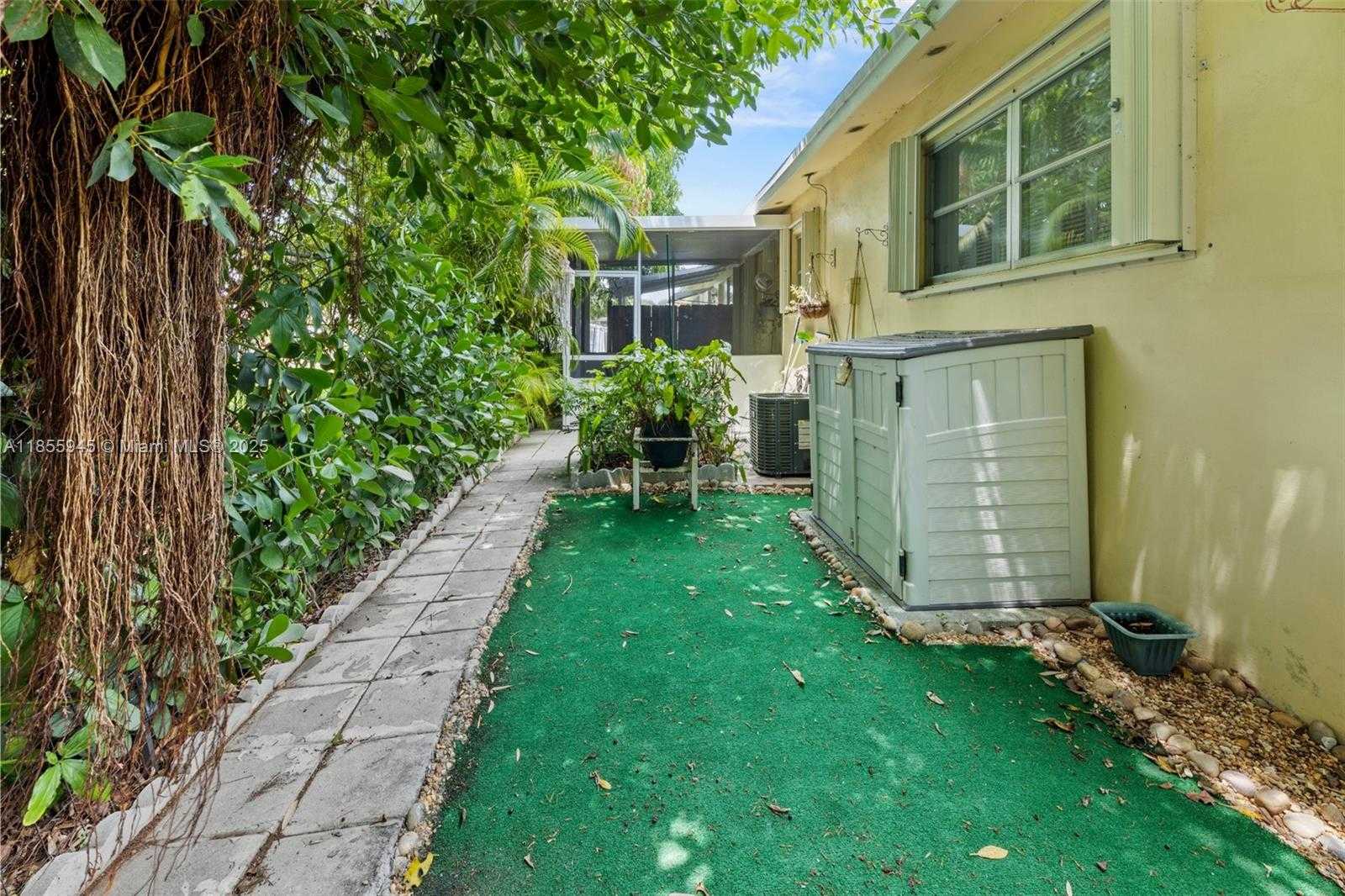 Small Image of 2320 JACKSON ST #6, Hollywood Number 11