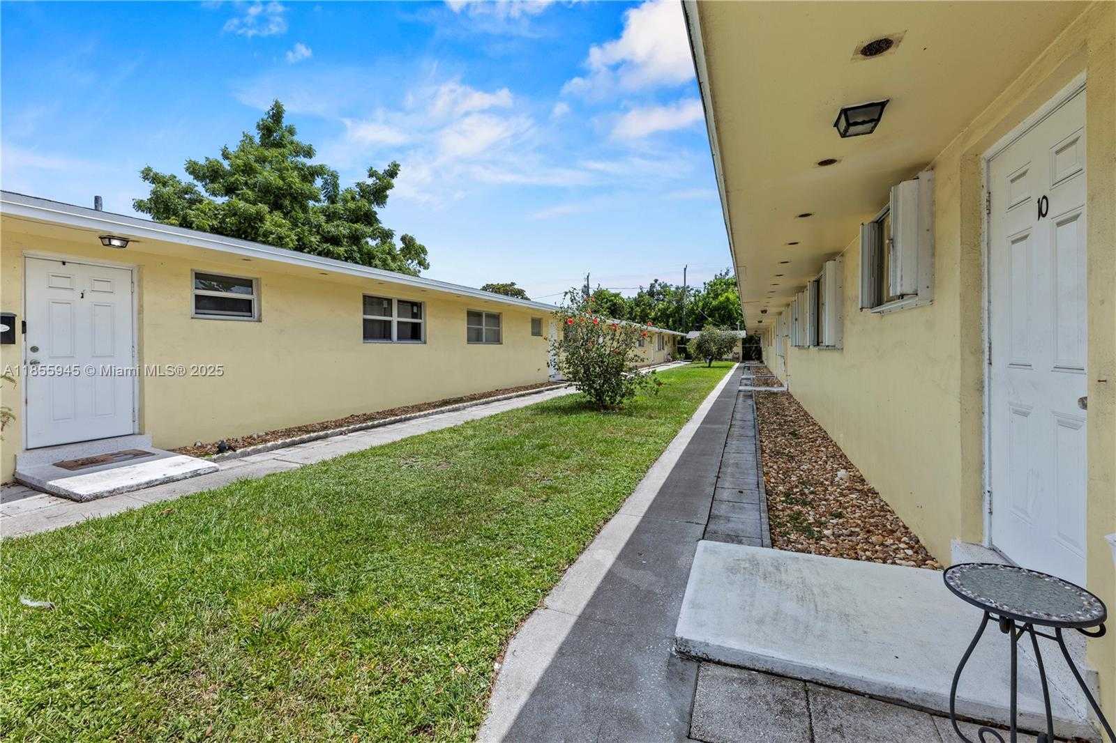 Small Image of 2320 JACKSON ST #6, Hollywood Number 21
