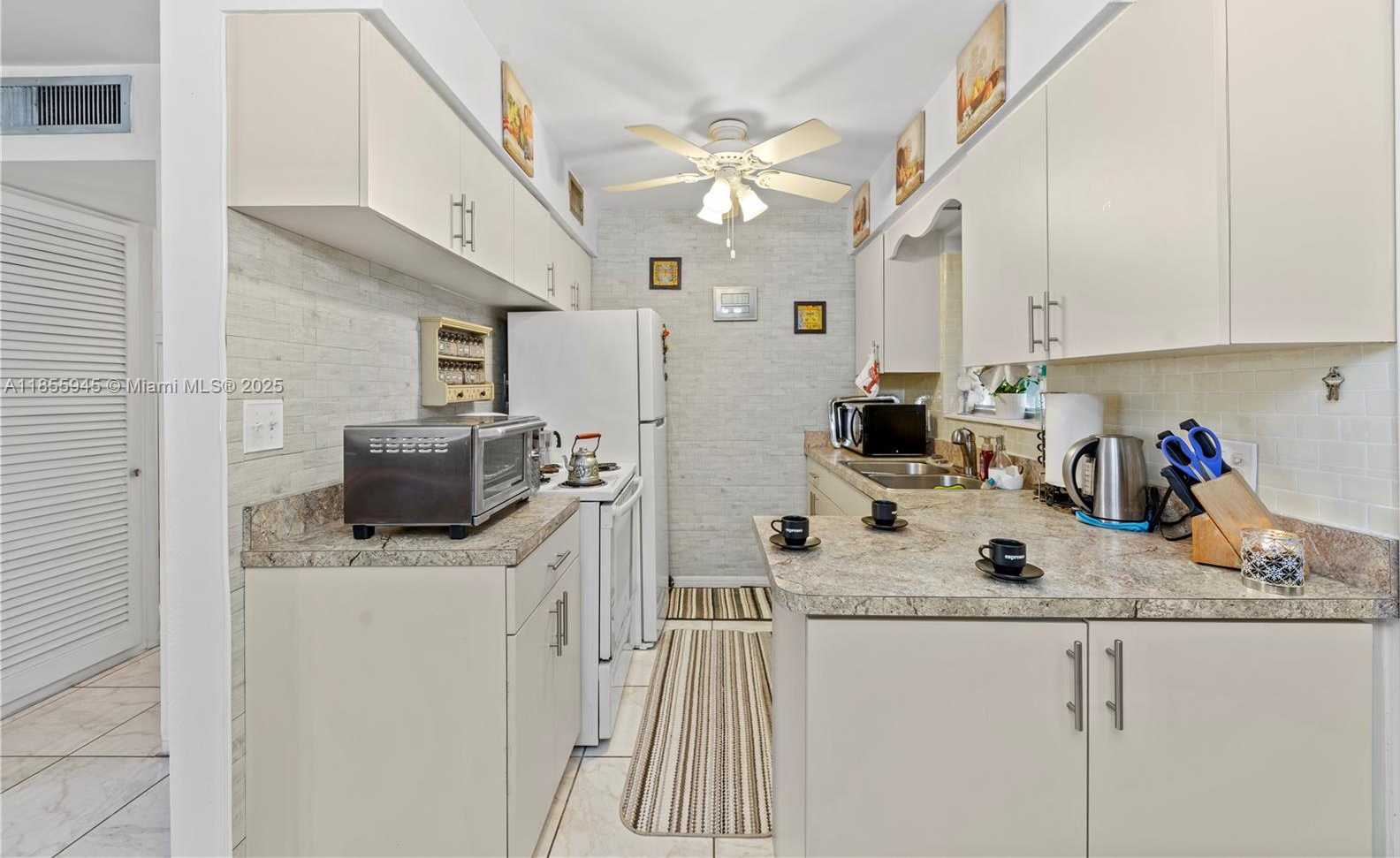 Small Image of 2320 JACKSON ST #6, Hollywood Number 3